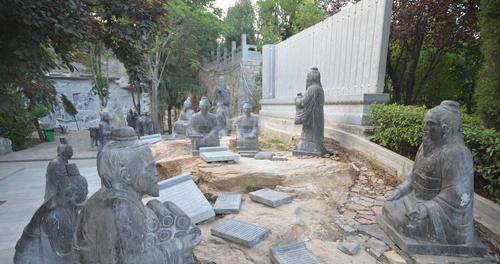 《无悔华夏孔子——游戏中的智者》（探索无悔华夏孔子的技能效果及特点）