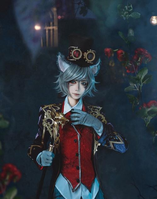 第五人格摄影师宿醉时装多少钱？购买后如何使用？