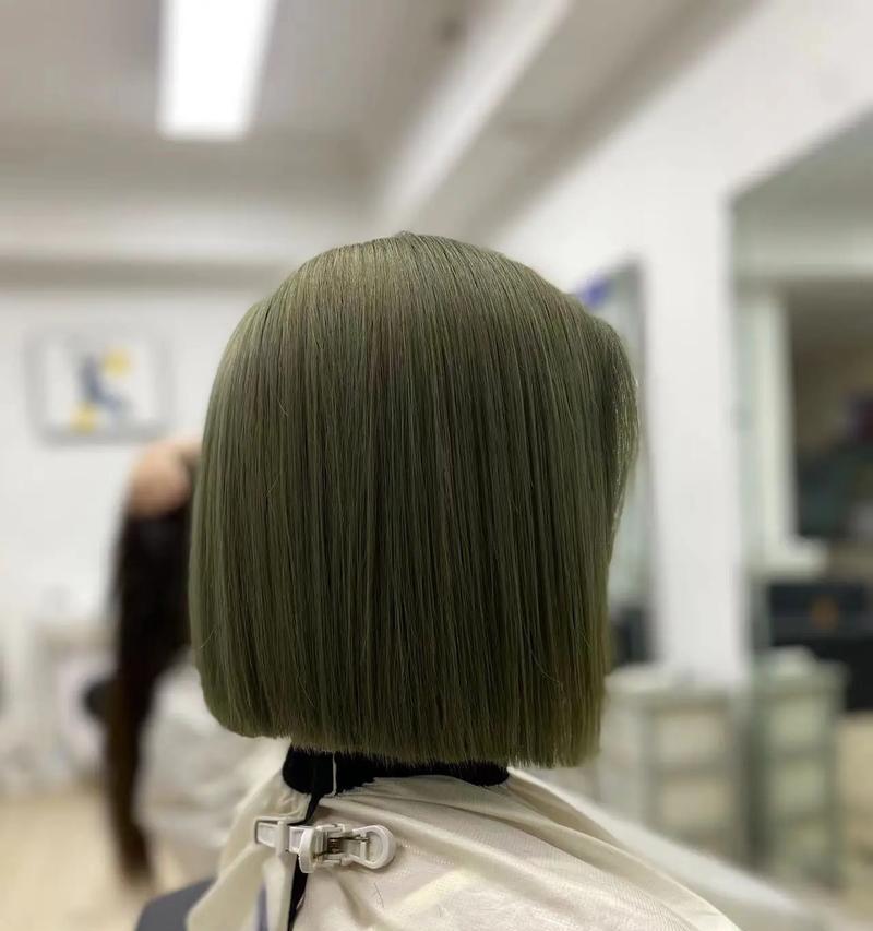 魔域中染发青灰色的具体效果如何？