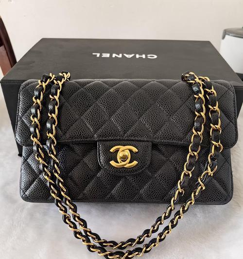 小号CF香奈儿白色皮肤的价格是多少？